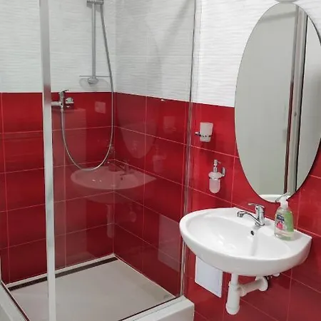 Kastiel Kostany بيت ضيافة 3*