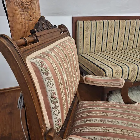 Konukevi Kastiel Kostany 3*