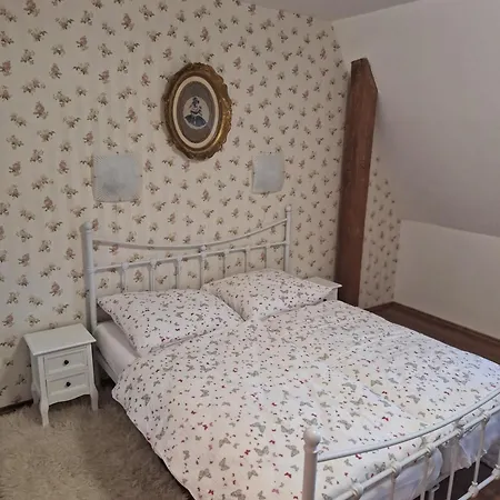 Kastiel Kostany بيت ضيافة Kostany Nad Turcom