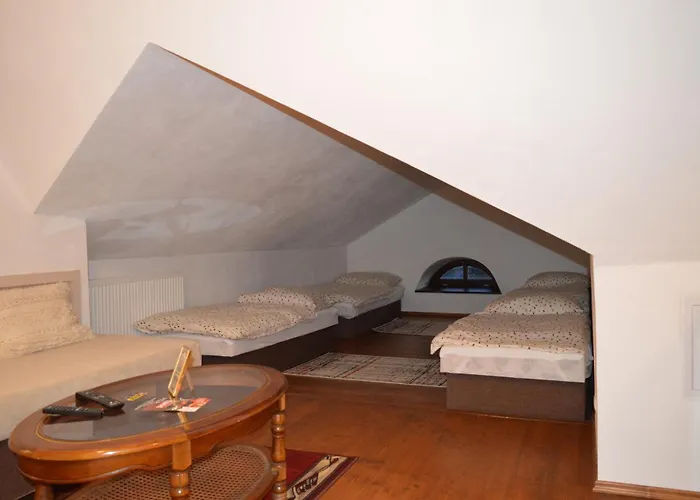 Kastiel Kostany Gasthuis 3*